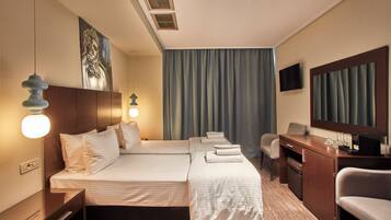 Premium bedding, in-room safe, desk, blackout curtains