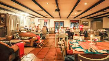 Breakfast, lunch, dinner served; British cuisine, garden views