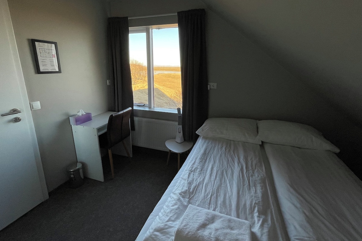 Economy Double Room, Shared Bathroom | Desk, free WiFi, bed sheets