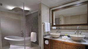 Shower - Souq Waqif Boutique Hotels by Tivoli (Doha)