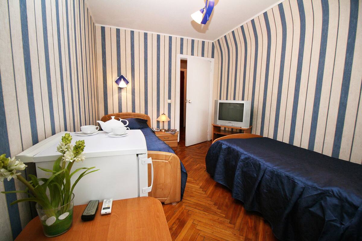 Décoration personnalisée, fer et planche à repasser, Wi-Fi gratuit