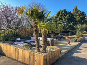 Terrace/patio - Gîtes Domaine du Grenier (Yffiniac)