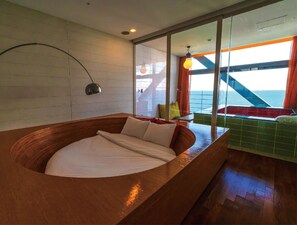 มินิบาร์, ตู้นิรภัยในห้องพัก, ห้องพักตกแต่งอย่างมีเอกลักษณ์