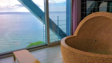 1 bedroom, minibar, in-room safe, individually decorated