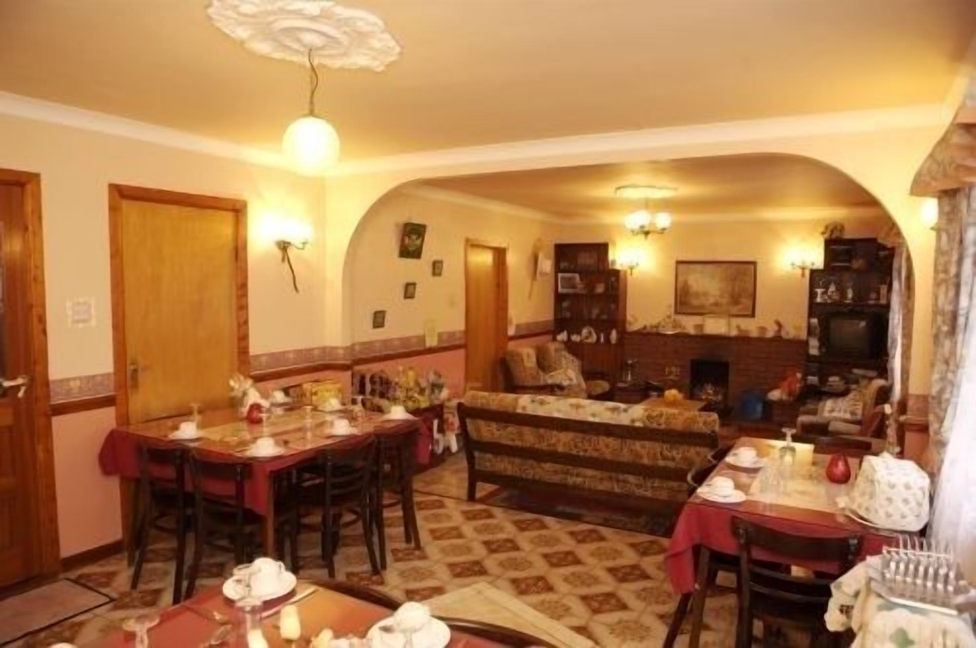 Free daily full breakfast 