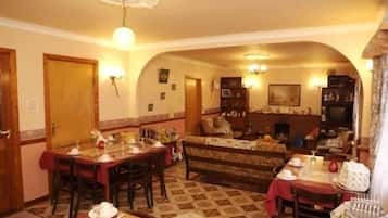 Desayuno completo incluido todos los días