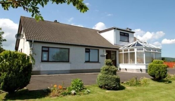 Exterior - Garron View Bed and Breakfast (Ballymena)