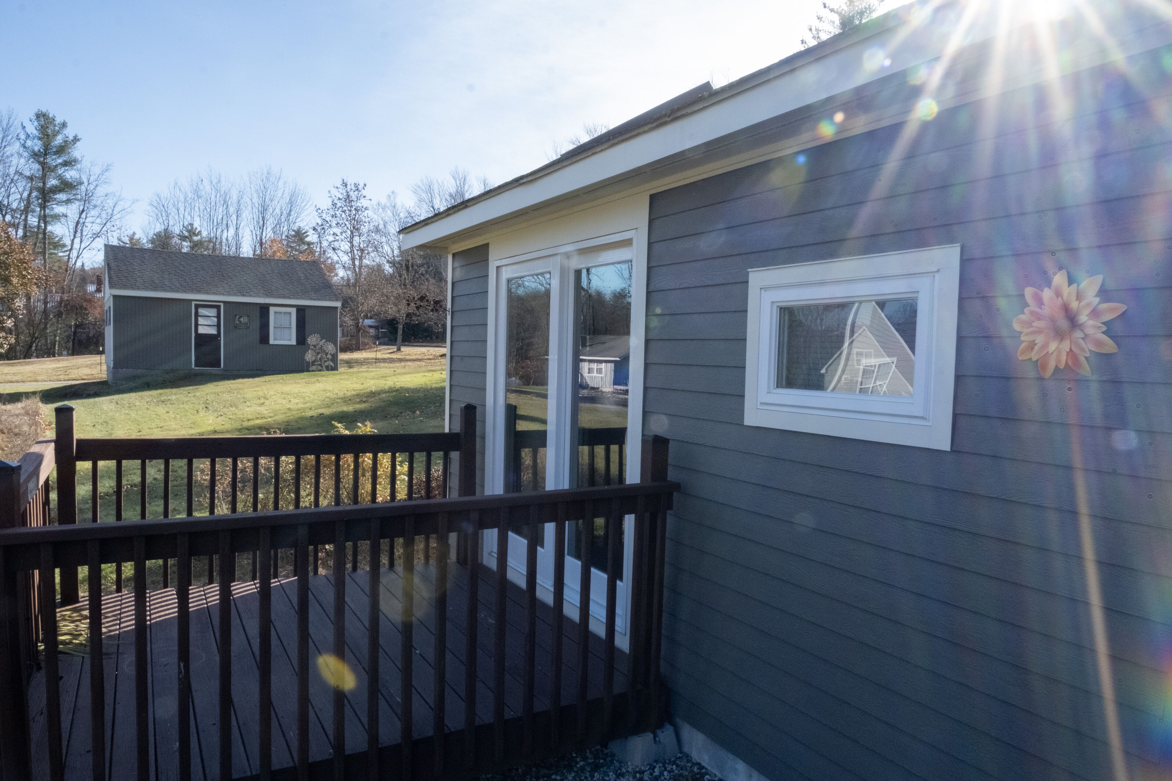 Chambre Confort, 1 très grand lit, vue partielle sur le lac | Terrasse/Patio