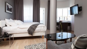 Phòng Deluxe, 1 giường cỡ king, hiên | Truy cập Internet không dây miễn phí, bộ trải giường 