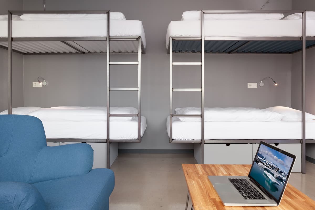 Quadruple Room, Shared Bathroom | Wi-fi percuma, cadar katil