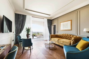 Suíte executiva | Roupas de cama premium, edredons de pluma, frigobar, cofres nos quartos