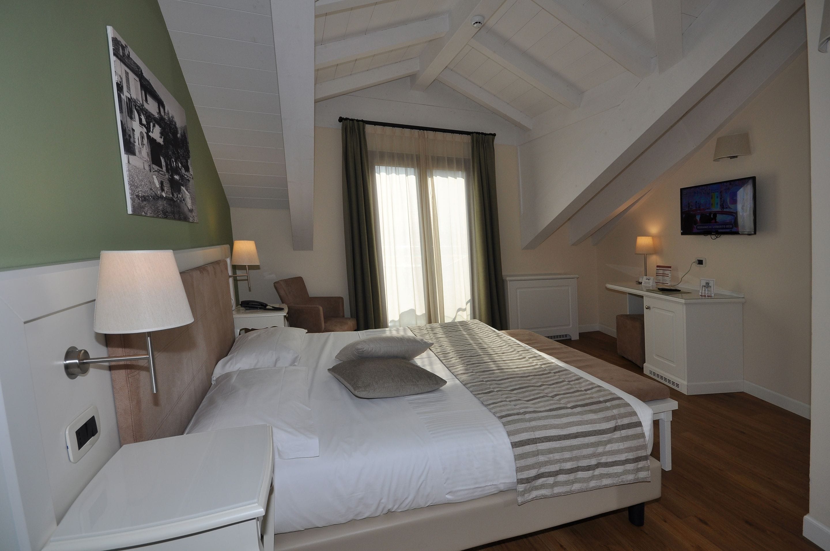 double room, city view | down duvets, minibar, in-room safe, desk