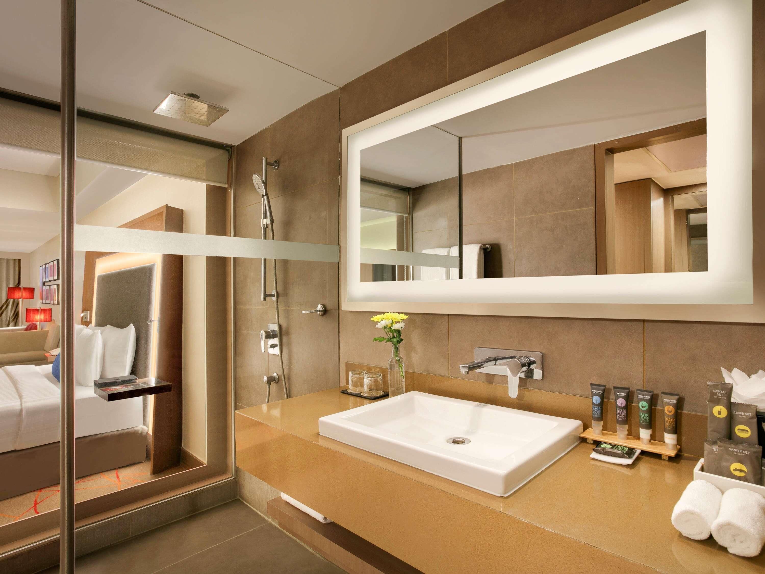 Studio Suite, 1 Double Bed, Club lounge access (Kitchenette) | Egyptian cotton sheets, premium bedding, minibar, in-room safe