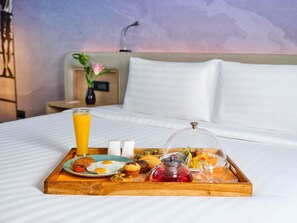 Egyptian cotton sheets, premium bedding, minibar, in-room safe - Novotel Ahmedabad (Ahmedabad)