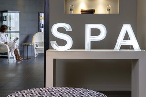 Couples treatment rooms, sauna, hot tub, steam room, massages