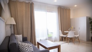 Leilighet – premium, 1 soverom, havutsikt | Spisestue