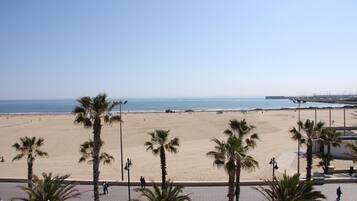 Superior Double Room, Ocean View | 1 bedroom, blackout curtains, soundproofing, iron/ironing board