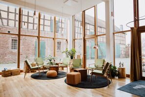 Khu tiếp khách ở sảnh