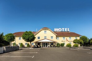 Exterior - Hotel Montana Diemelstadt (Diemelstadt)