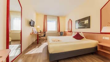 1 bedroom, desk, soundproofing, free WiFi