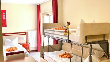 Familienstudio, Mehrere Betten, Nichtraucher, Küche | Hochwertige Bettwaren, Zimmersafe, Verdunkelungsvorhänge