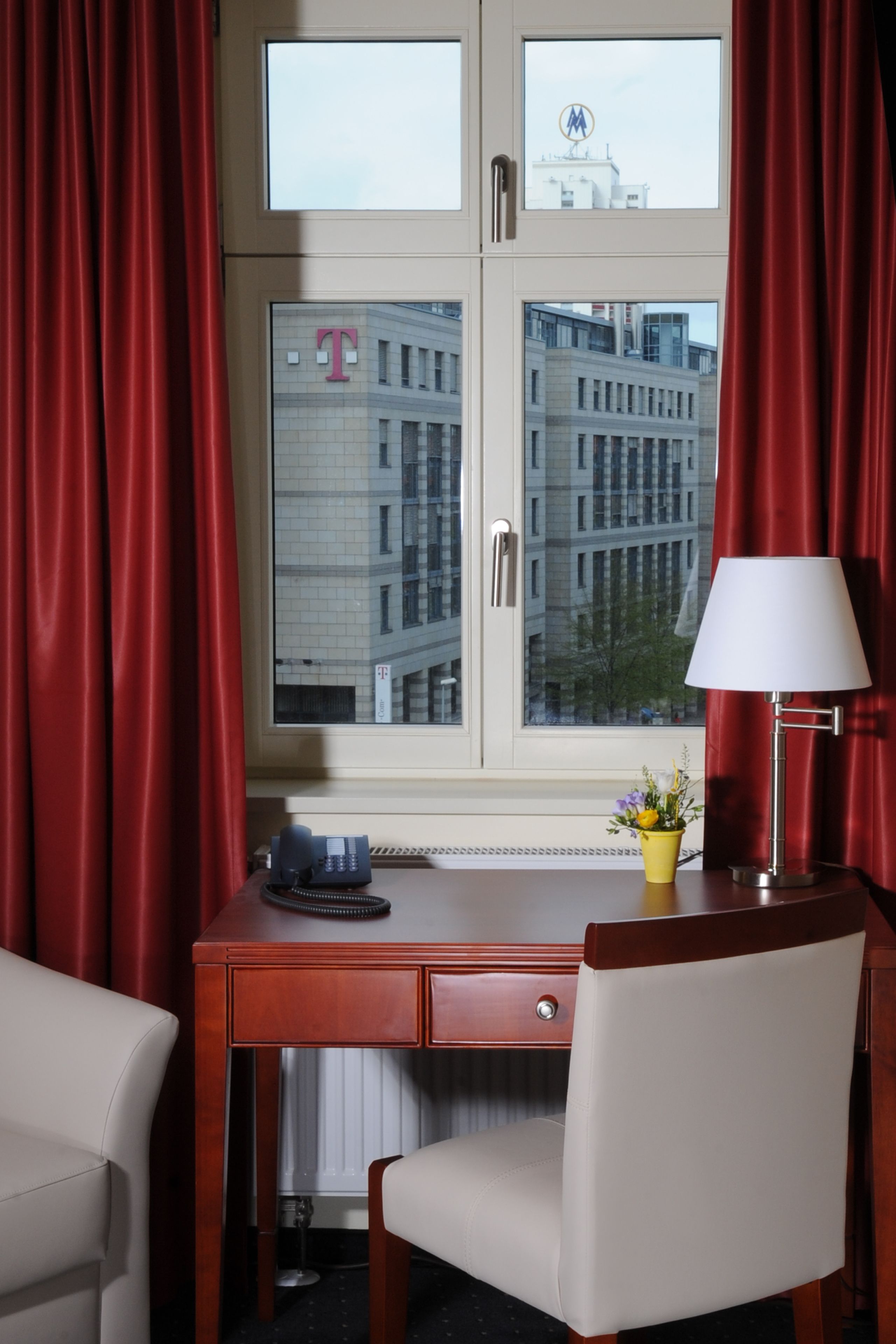 in-room business centre