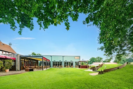 Garden. Ballands Hotel & Restaurant
