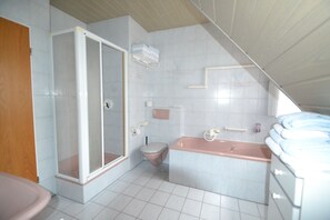 Bathroom - Hotel Haus Lenze (Menden)