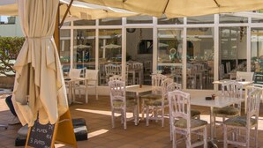 Pool - Apartamentos Los Tilos (San Bartolomé de Tirajana)