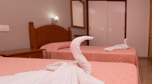 1 bedroom, in-room safe, desk, blackout drapes - Apartamentos Los Tilos (San Bartolomé de Tirajana)