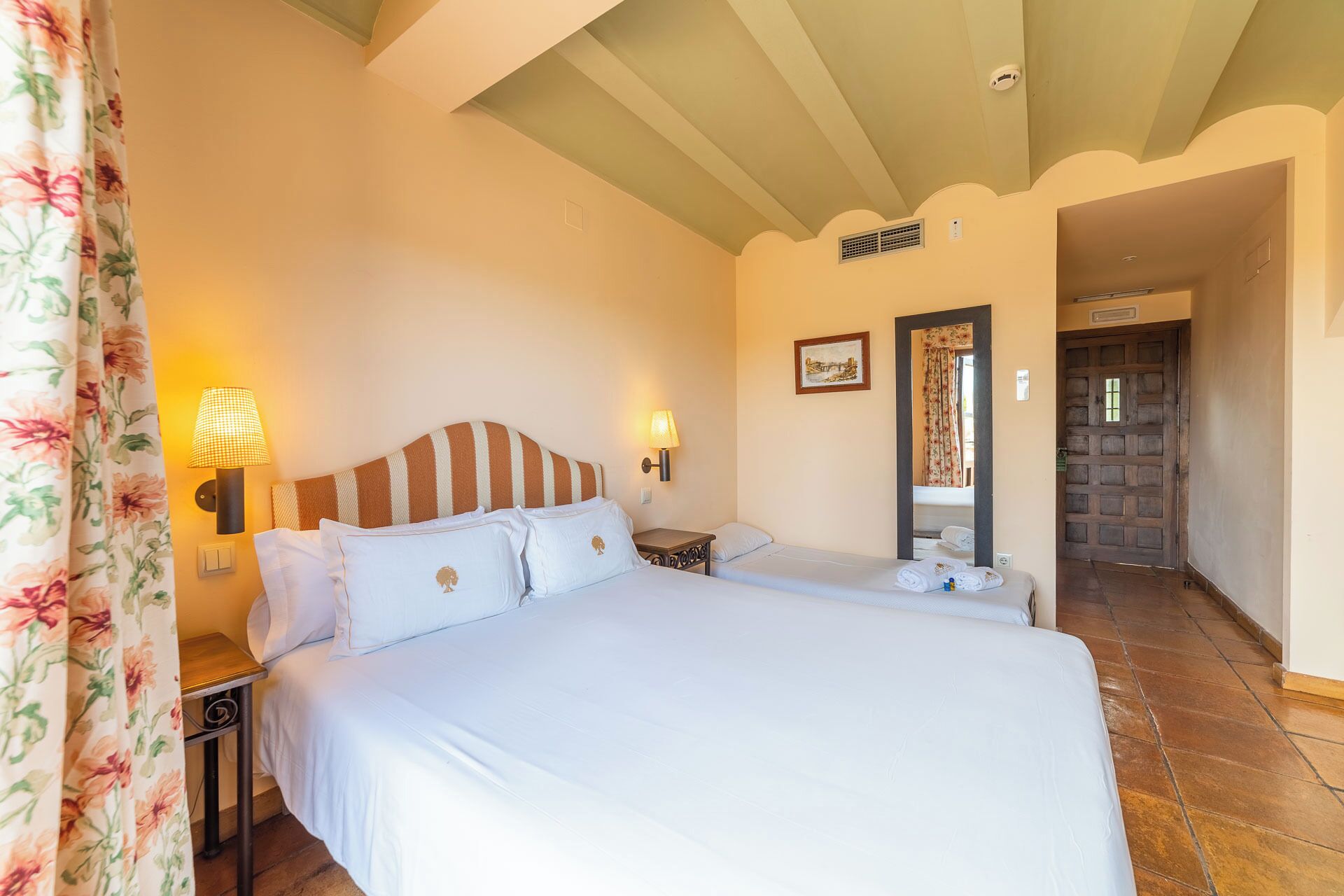 double or twin room (2+1) | in-room safe, desk, laptop workspace, free wifi