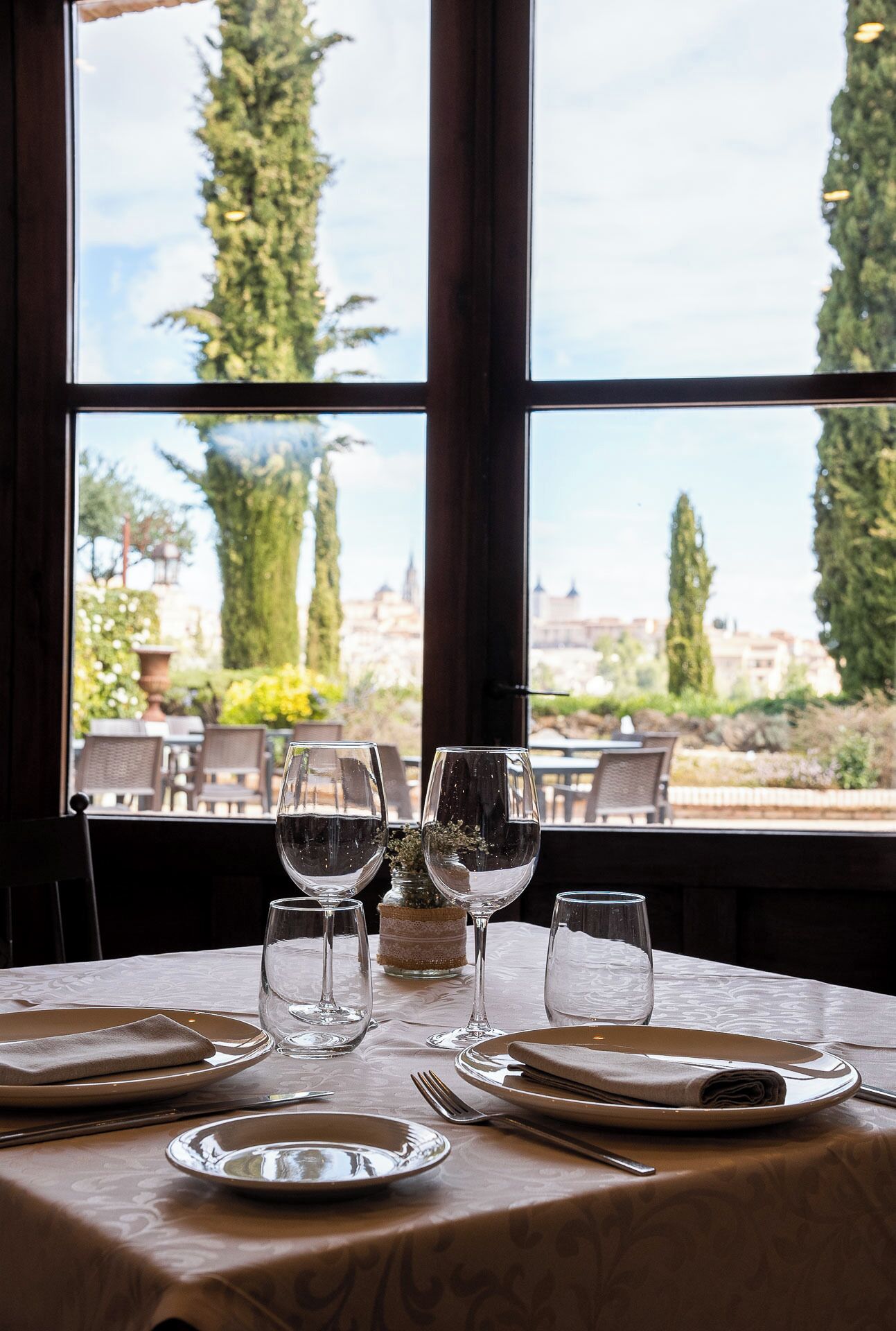 Breakfast, lunch, dinner served; Spanish cuisine 