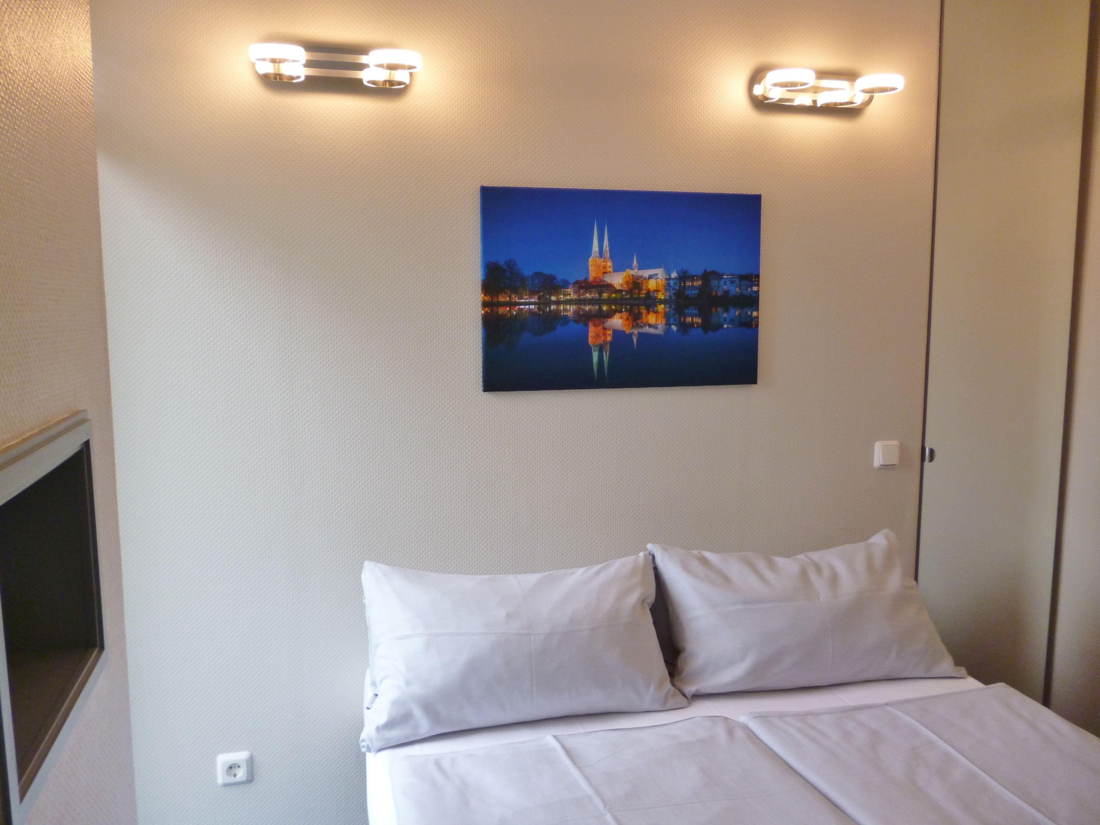 double room | desk, free wifi, bed sheets