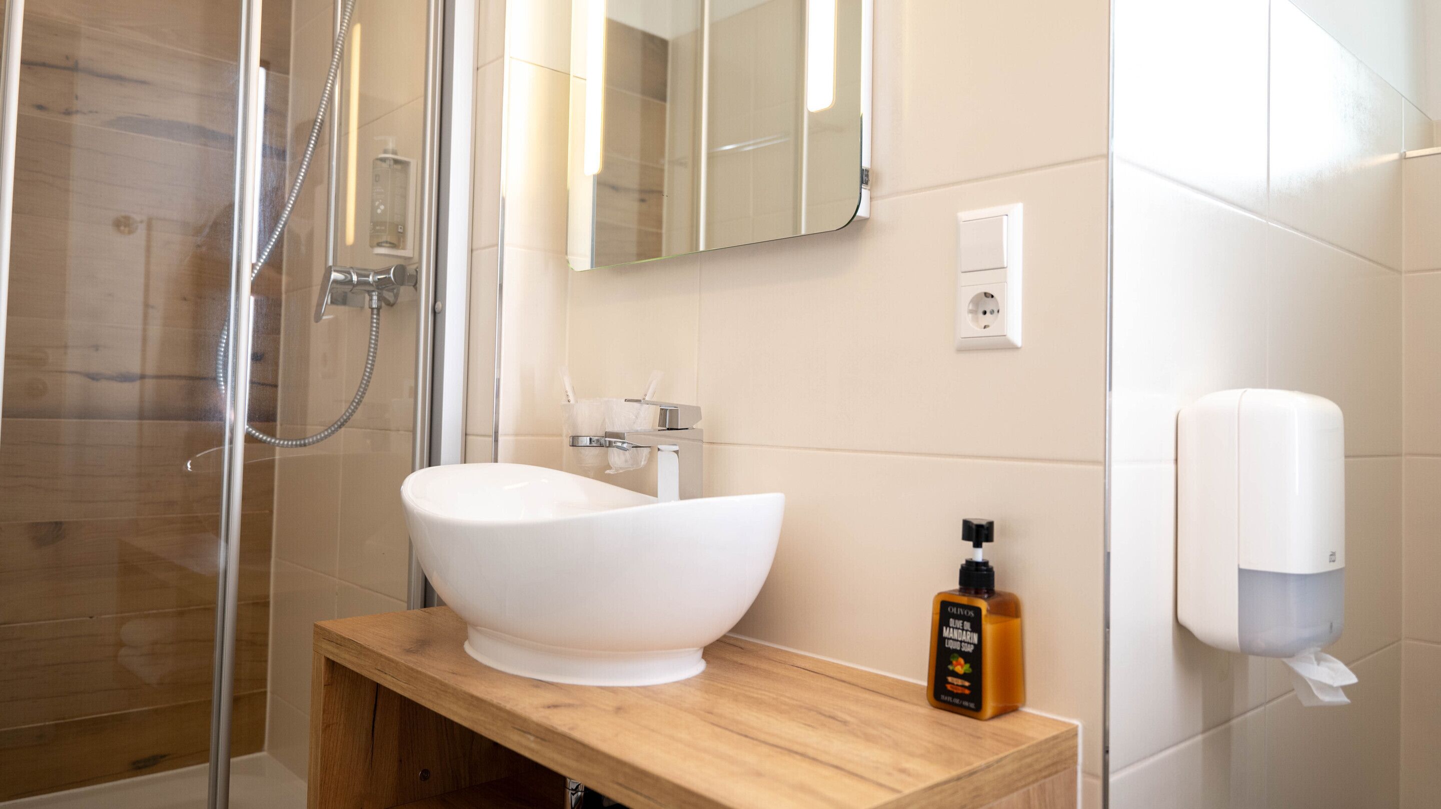 deluxe suite, private bathroom (talblick) | bathroom