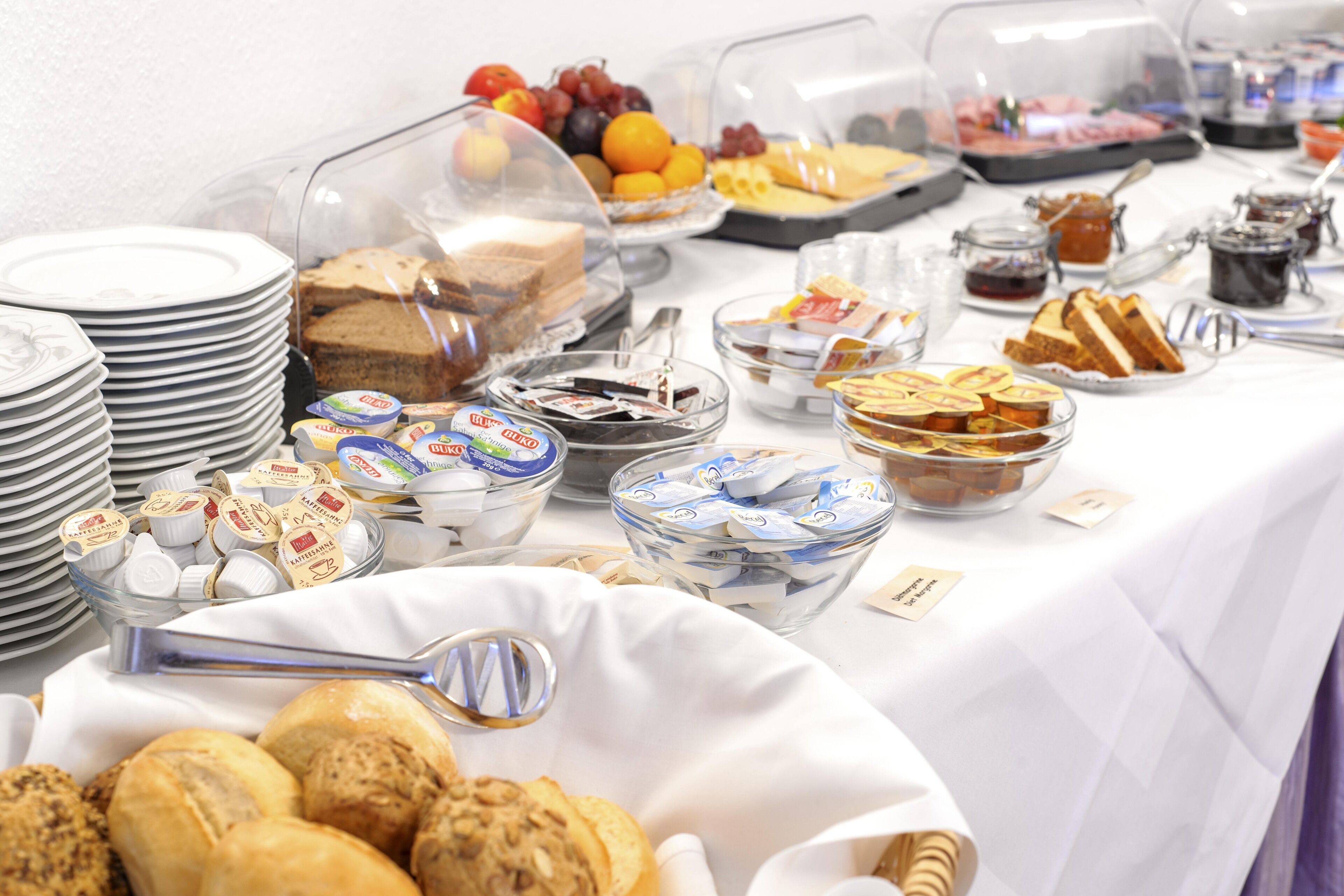 Bao gồm bữa sáng buffet hàng ngày 