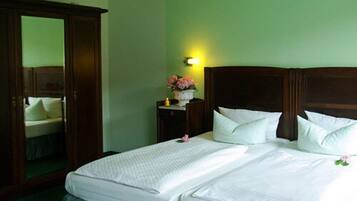 Minibar, desk, free WiFi, bed sheets
