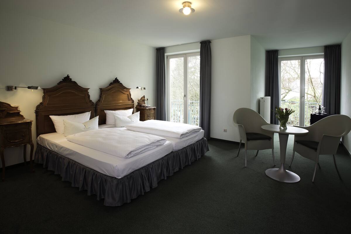 Standard Double Room | Minibar, desk, WiFi (free), bed sheets