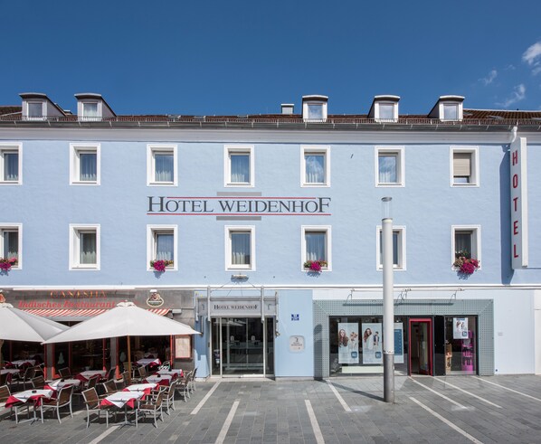 Front of property - Hotel Weidenhof (Regensburg)