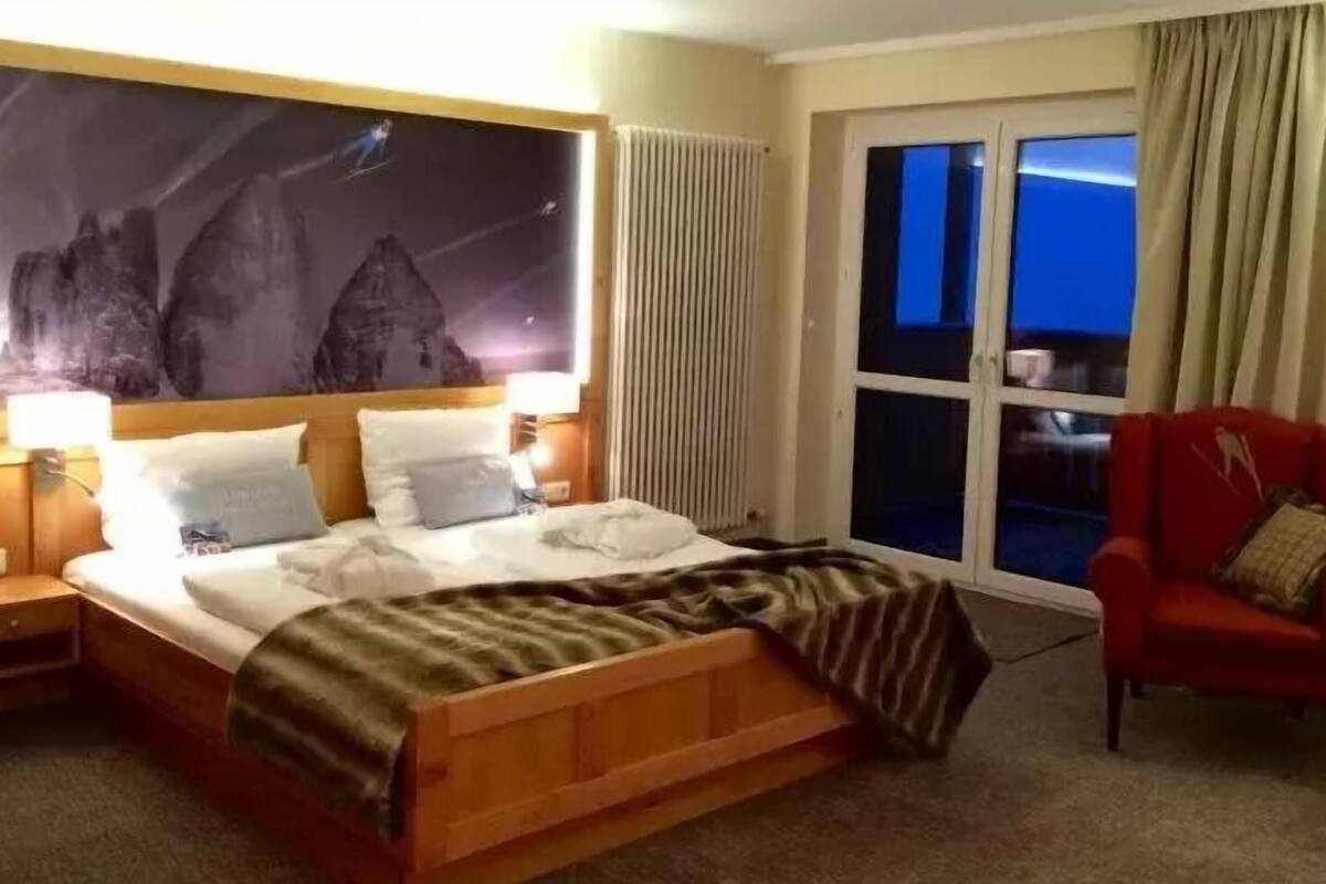 minibar, in-room safe, desk, free cots/infant beds