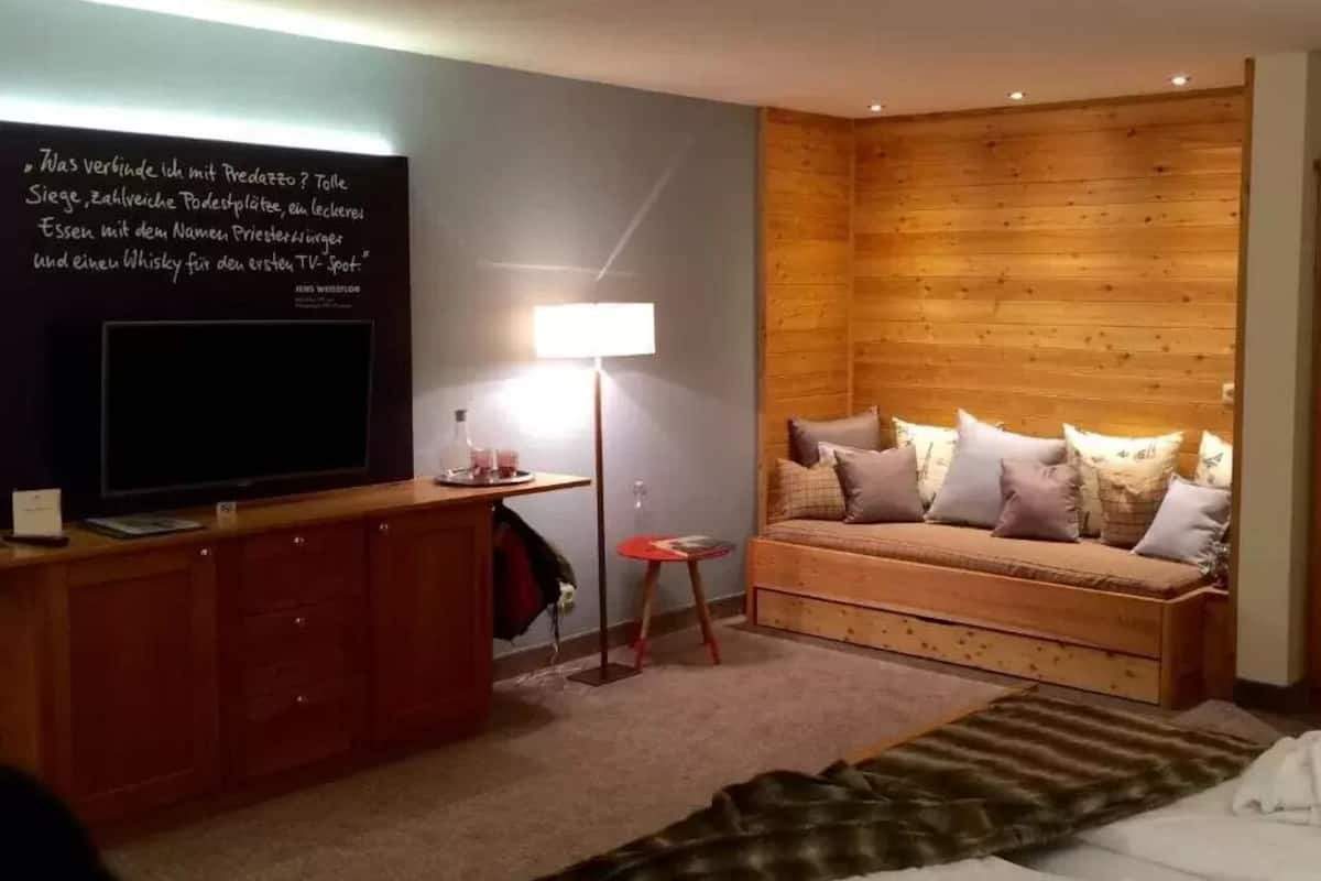 minibar, in-room safe, desk, free cots/infant beds