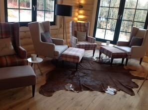 Sauna, steam room, body treatments, body wraps, body scrubs, facials