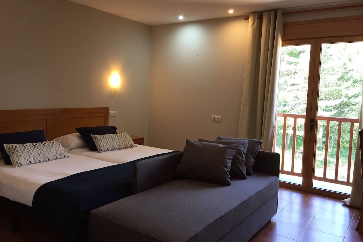 Desk, blackout curtains, cots/infant beds, free WiFi