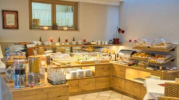 Tägliches Frühstücksbuffet gegen Gebühr