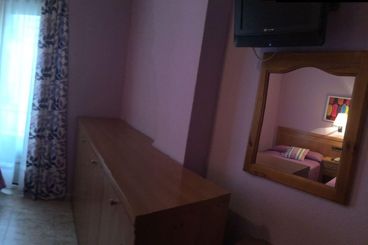 Chambre Standard avec lits jumeaux, plusieurs chambres, vue ville