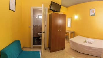 Enkeltrom – standard, 1 enkeltseng | 20 soverom, skrivebord, skrivebord for bærbar PC og blendingsgardiner