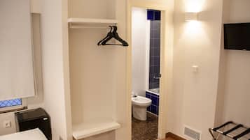 Dobbeltrom – deluxe | 20 soverom, skrivebord, skrivebord for bærbar PC og blendingsgardiner