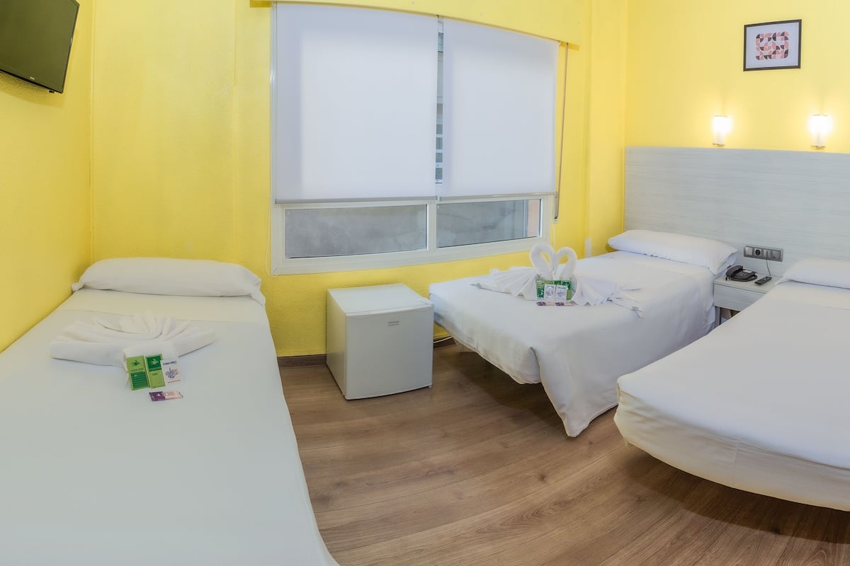 20 bedrooms, desk, laptop workspace, blackout curtains