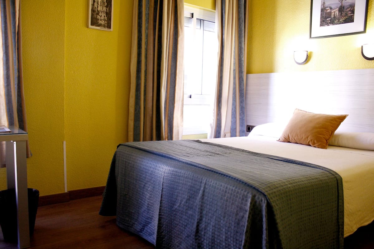 Superior Double Room, 1 Queen Bed | Wardrobe