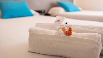 Twin room UP | 20 bedrooms, individually decorated, individually furnished, desk