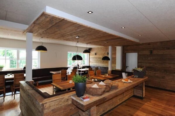 Regional cuisine - Hotel Bootshaus (Sudbrookmerland)